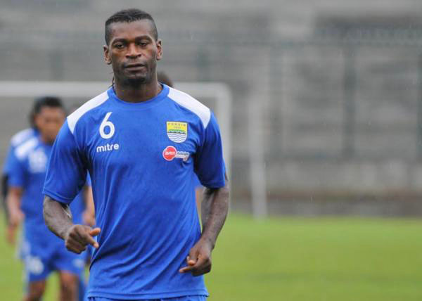 Abanda Herman, Bek Persib Ingin Memeluk Agama Islam